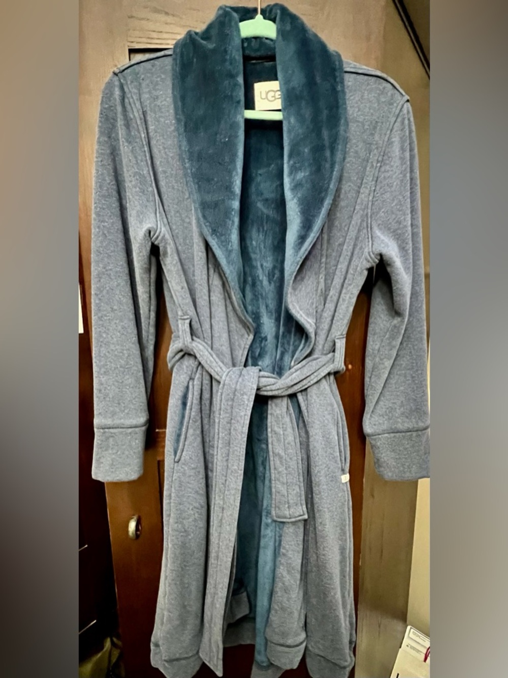 Ugg blue robe sz L